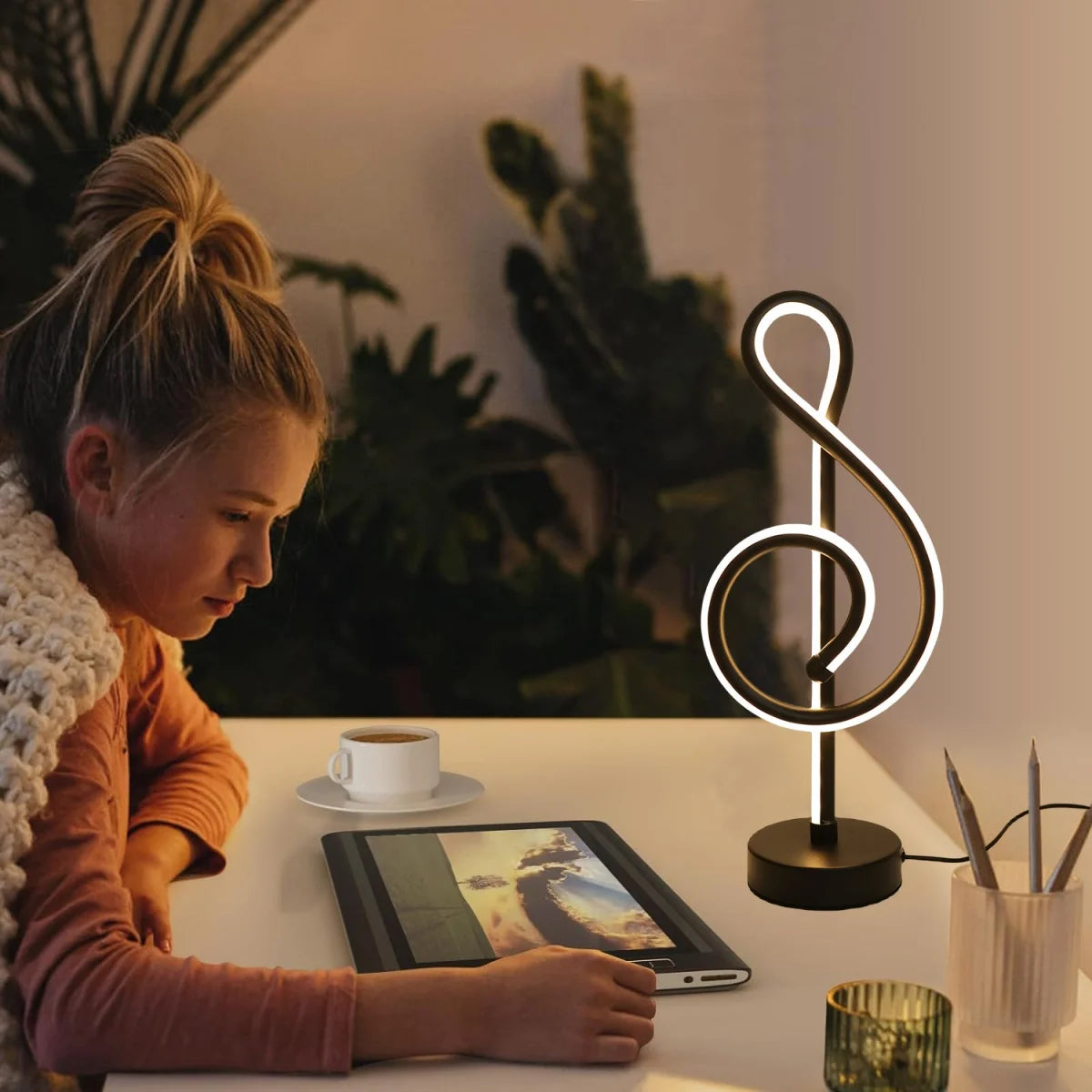 Treble Clef LED Table Lamp